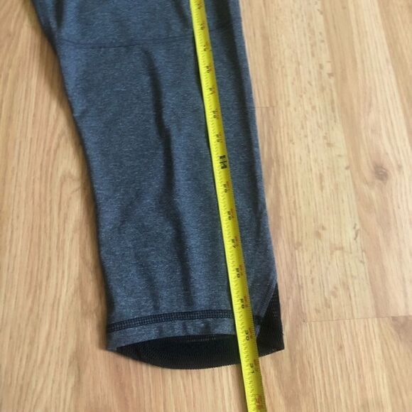 NWT ELIE TAHARI SPORT Danni Capri Leggings - Picture 4 of 7